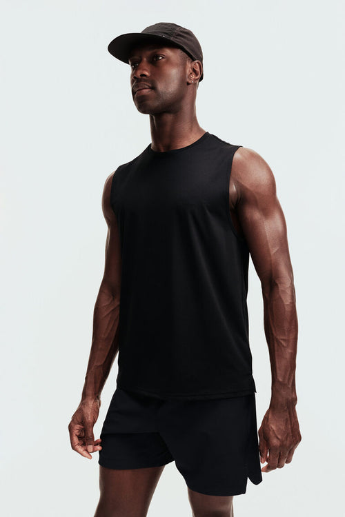 เสื้อกั๊กออกกำลังกายทรง Regular Fit ที่มีเทคโนโลยี DryMove™