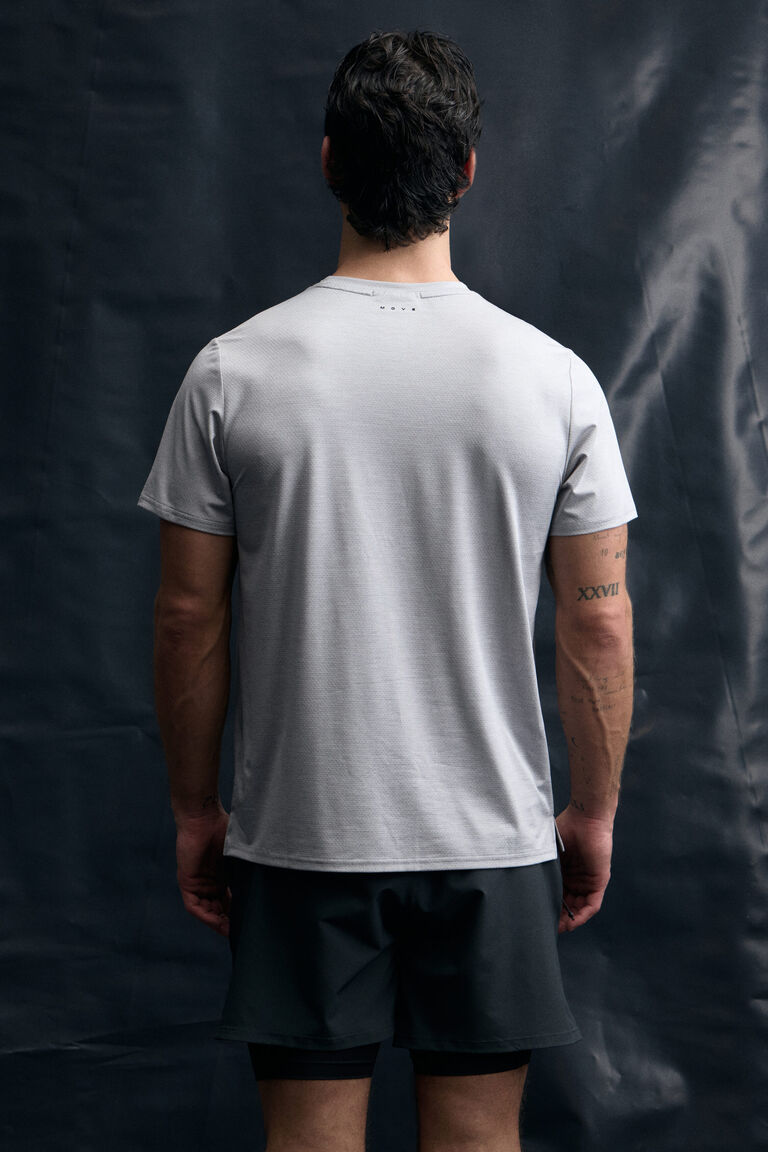 Kaos olahraga mesh dengan teknologi DryMove™