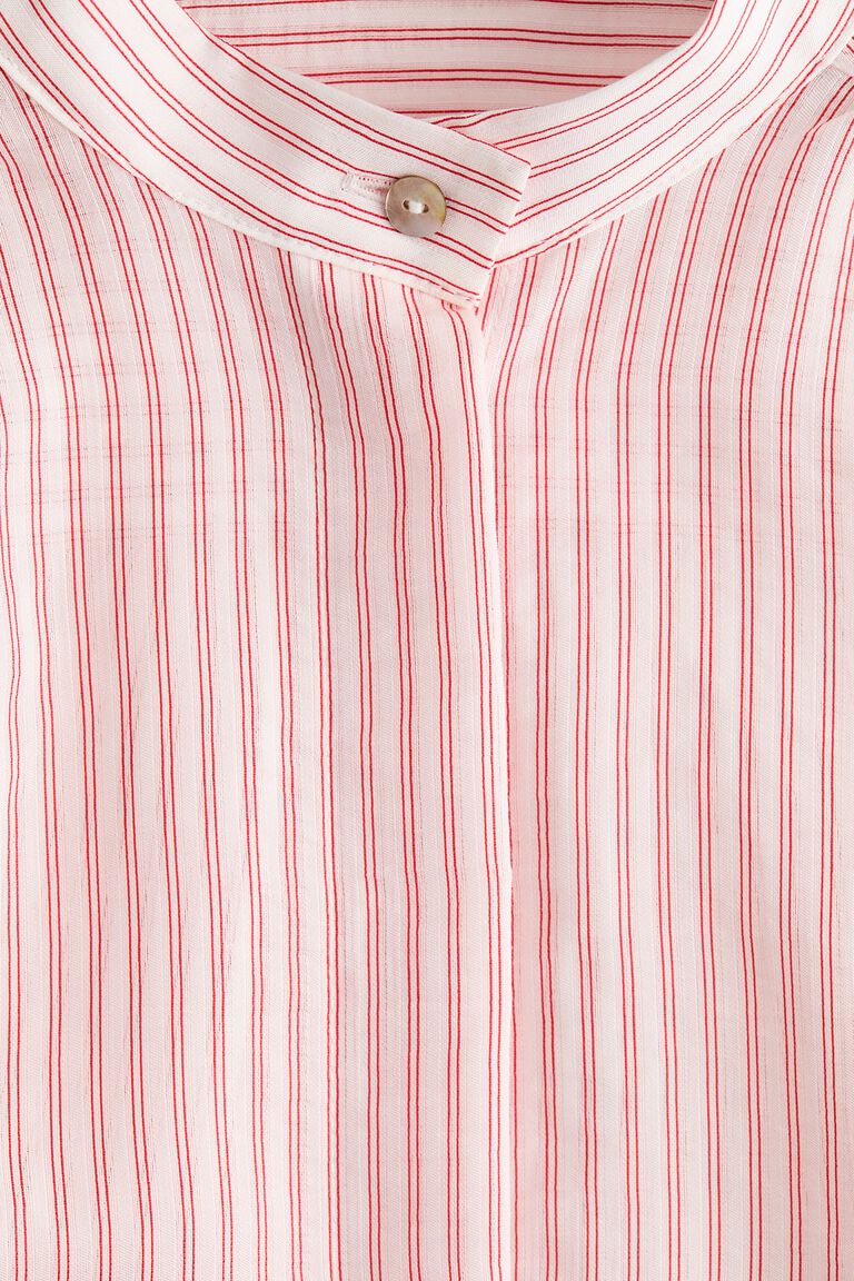 เสื้อเบลาส์แขนพอง